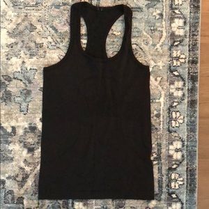 Black lululemon racerback top size 4